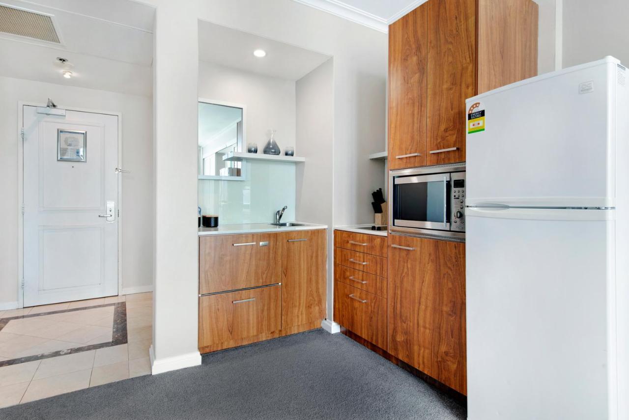 Legends 1 Bedroom Spa Suite - We Accommodate Gold Coast Buitenkant foto